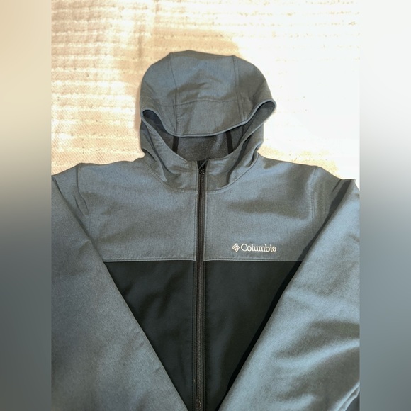 Columbia Hardshell Jacket - Picture 4 of 5